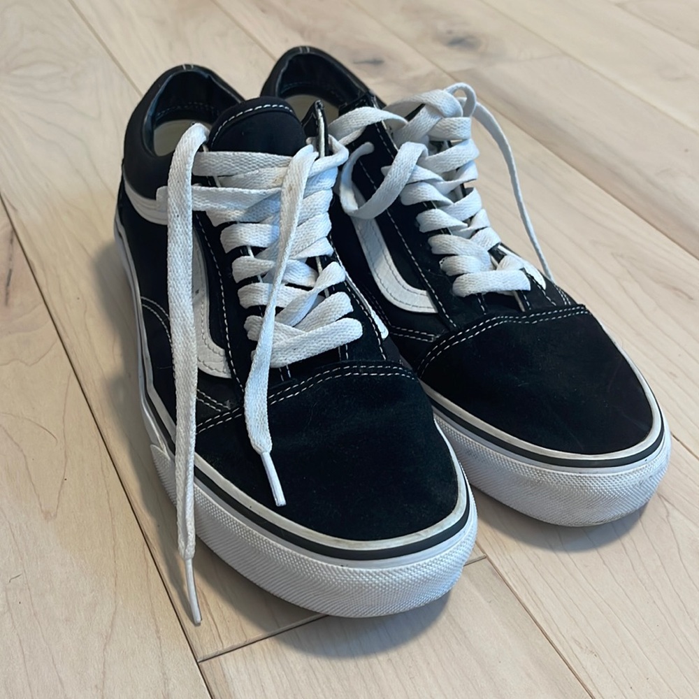 Vans Black Womens size 9 new condition!